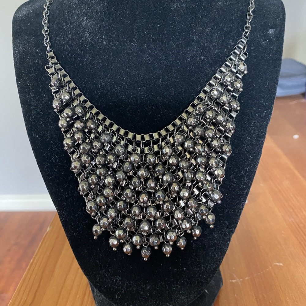 Bib-style statement necklace